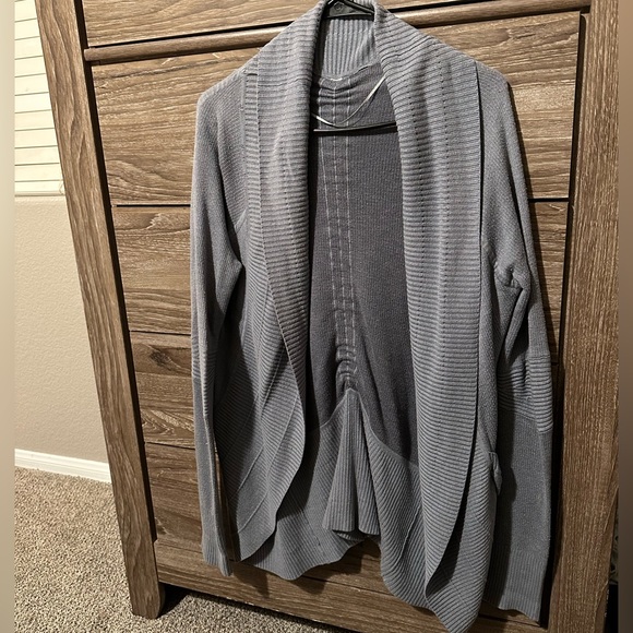 Lululemon Transformational Wrap - Picture 2 of 13